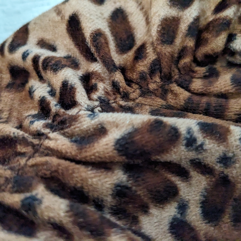 Elegant Brown Cheetah Print Scarf 48" EUC - Picture 3 of 7